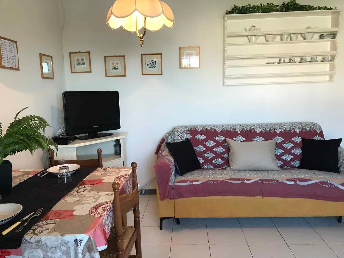 Apartment In Lazise/Gardasee 21982 Italy